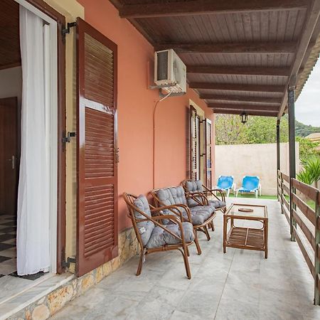 אגיוס גורדיוס Villa Popi On The Beach Of Agios Gordios מראה חיצוני תמונה