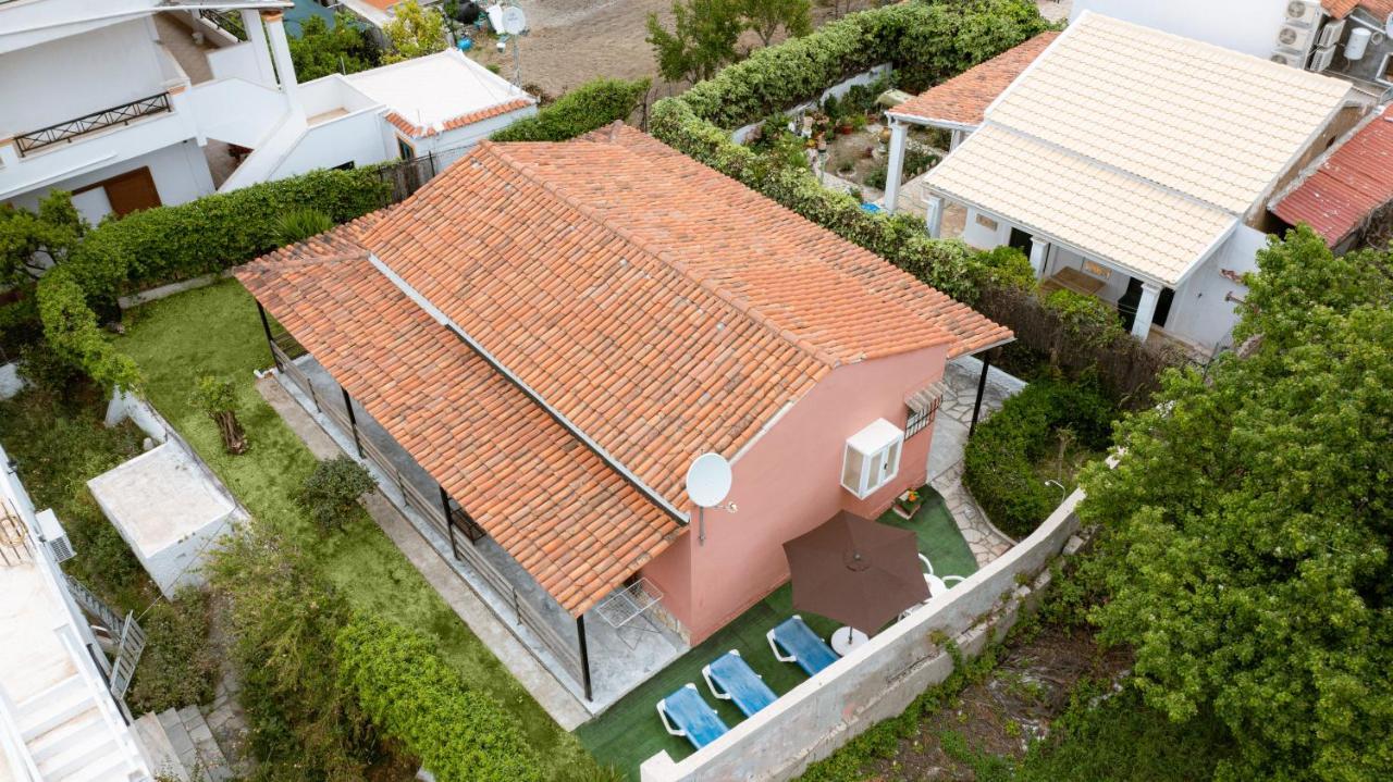 אגיוס גורדיוס Villa Popi On The Beach Of Agios Gordios מראה חיצוני תמונה